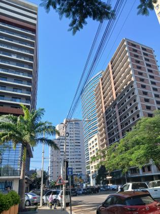 Edifício de 175 apartamentos + hotel de 8 andares