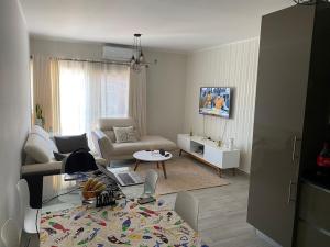 Arrenda-se Apartamento T2 / Casa Jovem | Costa do Sol