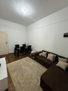 Vende-se Apartamento T2 no Ponto Final_Proximo à Escola de Condução Elton