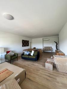 Vende-se Apartamento T3 dentro de Condomínio na Dona Alice/Bairro Costa do Sol