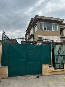 Vende-se Moradia/Geminada T3 no Alto Maé