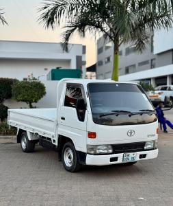 TOYOTA DYNA 3L AUTOMÁTICA 2Ton