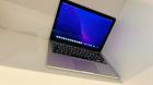 MacBook Pro 2015 Retina Display Intel Core I5 2.70 GHZ , 8 GB RAM 128 GB SSD , 14 polegadas Teclado 