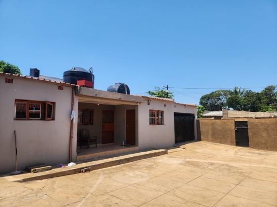 Vende-se moradia T3 climatizada com anexo - MAHOTAS