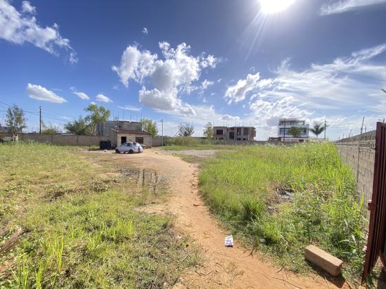 Venda/Transpasse de Terreno/Espaço 28/40 |Mapulene, Av.Marginal