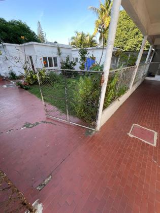 Vende-se moradia T6 com piscina e anexos - SOMMERSCHIELD