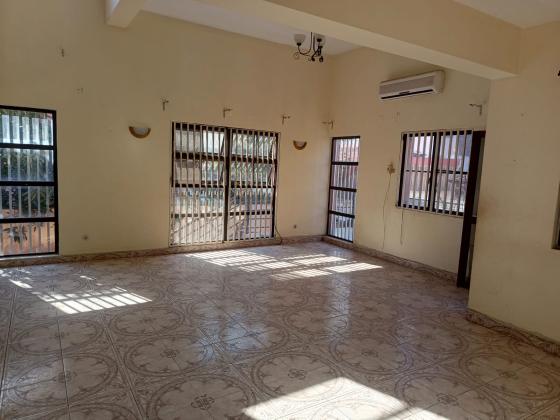vende-se moradia tp4 na Sommershilde2