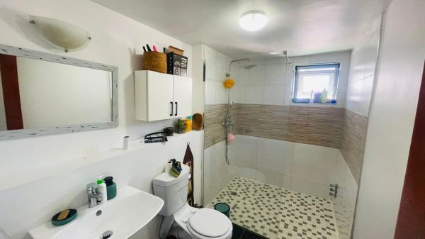Vende-se Moradia T5 no Bairro Triunfo Velho