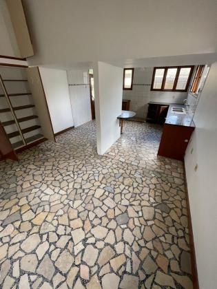 Moradia com 13 salas, piscina e anexo - SOMMERSCHIELD