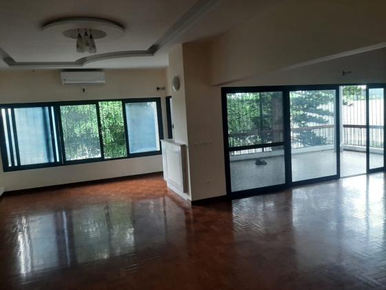 Arrenda-se moradia T7 com piscina - SOMMERSCHIELD