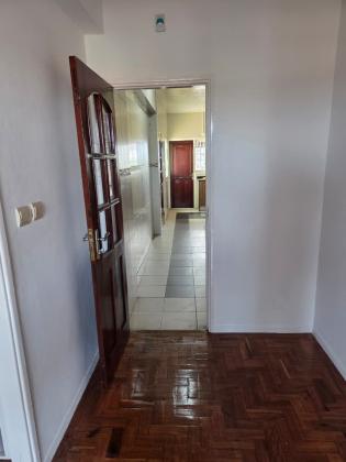 Vende-se flat T3 climatizada no 4⁰ andar - COOP
