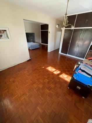 Vende-se moradia T6 com piscina e anexos - SOMMERSCHIELD