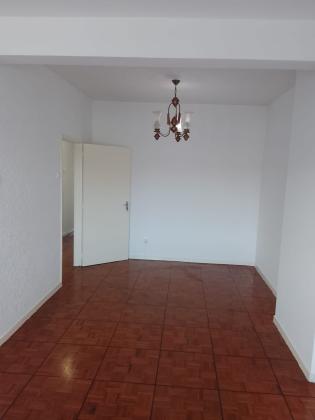 Arrenda-se flat T3 no 3⁰ andar - POLANA