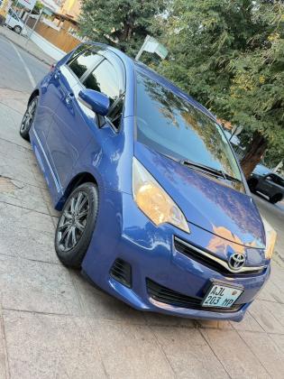 Toyota Ractis 2012 com Bodykit