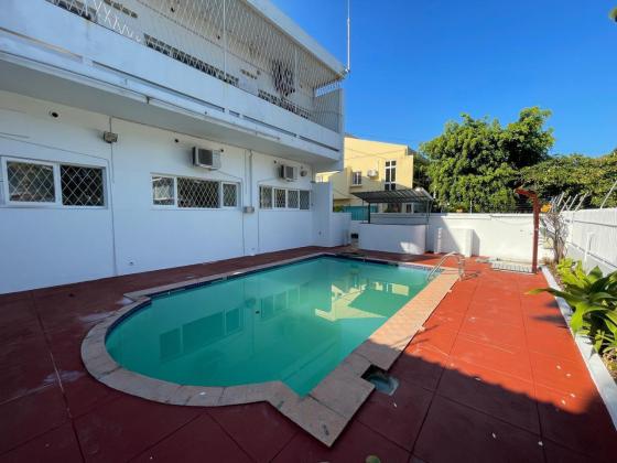 Vende-se moradia T3+1 com piscina e anexo - PARQUINHO