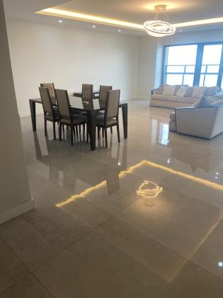 MOBILADA - arrenda-se flat T3 com vista ao mar e piscina