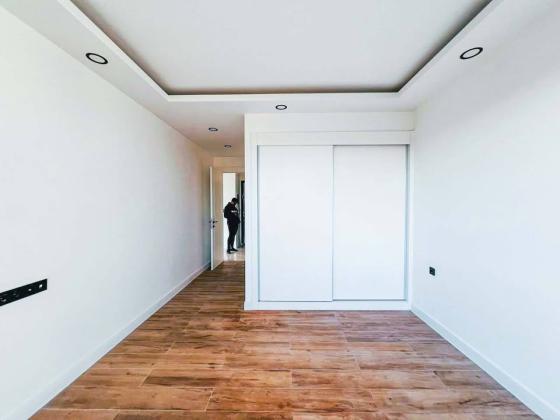 Vende-se flat T2 com piscina e ginasio - SOMMERSCHIELD II