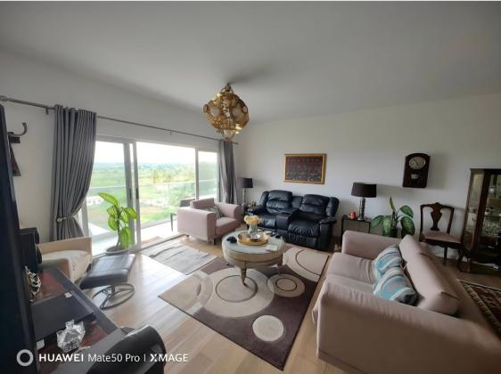 Vende-se flat T3 com piscina e ginasio - DONA ALICE