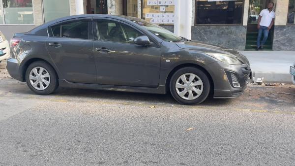 2011 Mazda Axela