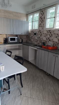 Vende-se Geminada T2 no Bairro Central_Proxima ao Comando da Cidade