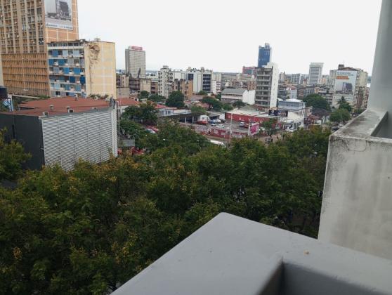 Vende-se flat T3 no 4⁰ andar - HOTEL ROYAL