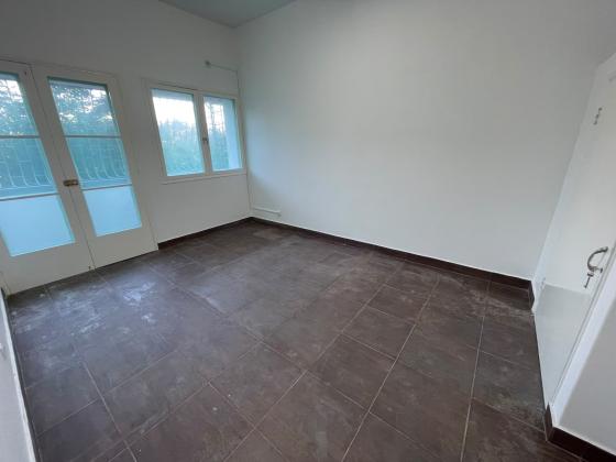 Arrenda-se flat T2 no 2⁰ andar - POLANA