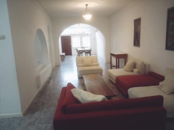 Arrenda-se moradia T5 com piscina - SOMMERSCHIELD