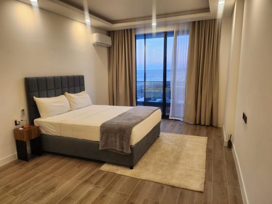 Arrenda-se flat T4 com vista ao mar, piscina e ginasio - MARITIMO