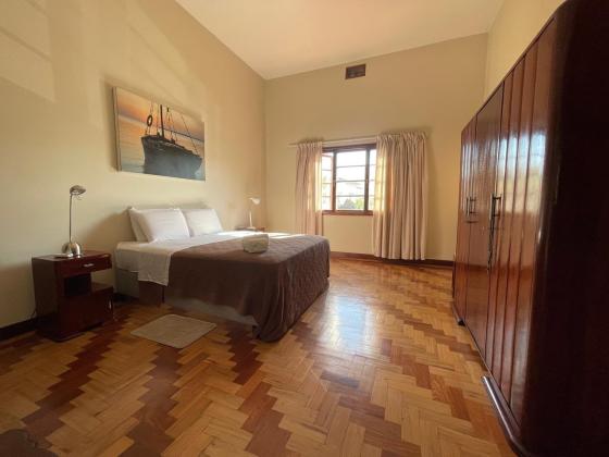 Vende-se moradia T4 com piscina e anexo - POLANA
