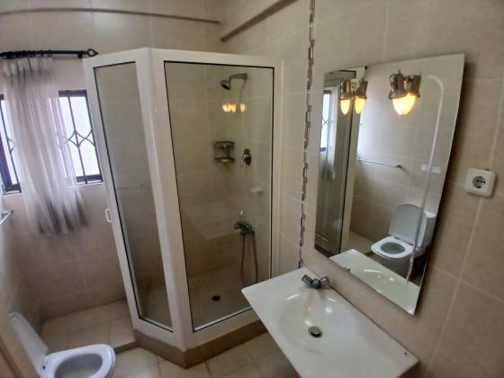Vende-se moradia T6 (6 suites) com piscina e anexo - SOMMERSCHIELD II