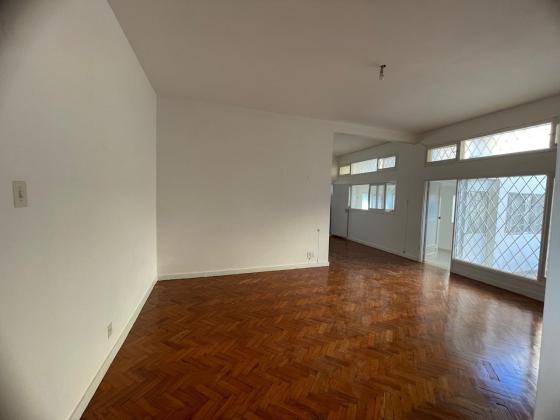 Vende-se moradia T3+1 com piscina e anexo - PARQUINHO