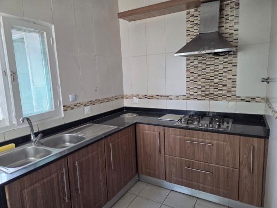 Vende-se flat T3 climatizada no 4⁰ andar - COOP