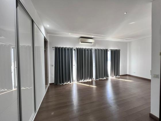 Vende-se moradia T5 (4 suites) com piscina e anexo