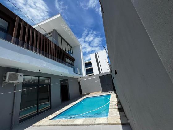 Arrenda-se moradia T5 (5 suites) com piscina - TRIUNFO