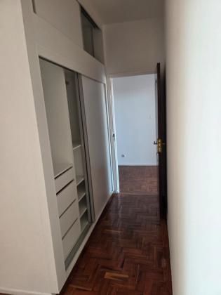Vende-se flat T3 climatizada no 4⁰ andar - COOP