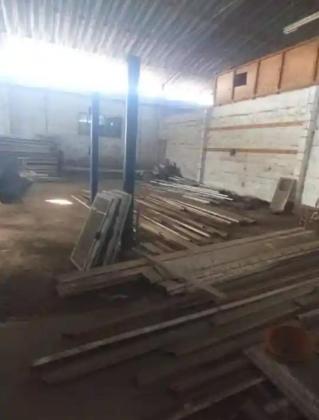 Arrenda-se armazem com escritorio e 6 anexos em 1.150m² - EN1