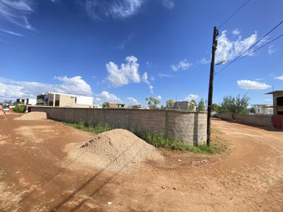 Venda/Transpasse de Terreno/Espaço 28/40 |Mapulene, Av.Marginal