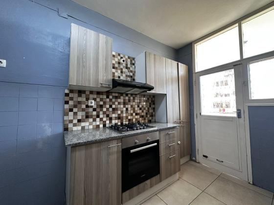 Vendemos flat T3 (1 suite) com elevador - POLANA
