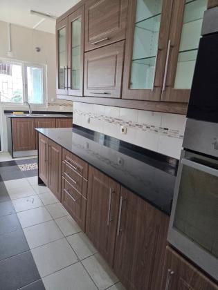 Vende-se flat T3 climatizada no 4⁰ andar - COOP