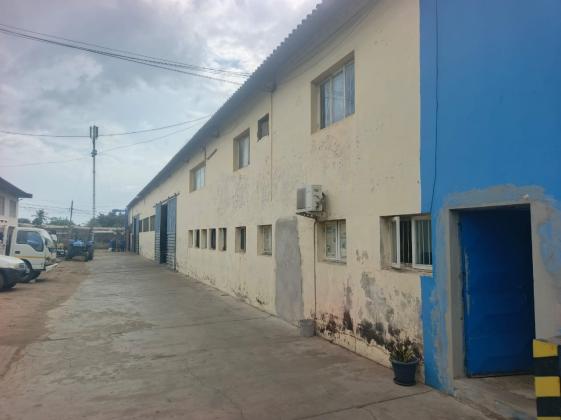 Vende-se armazem com 2.000m² de area - FPLM