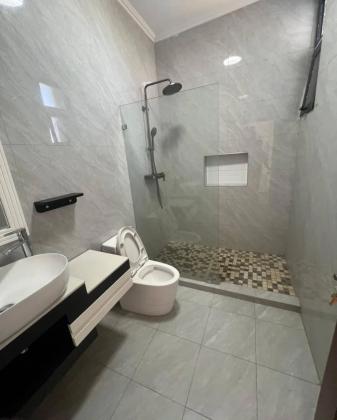 Vende-se moradia T5 (4 suites) com anexo - TRIUNFO
