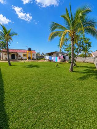 Vende-se Moradia T2 em Mapulene_Bairro Costa do Sol