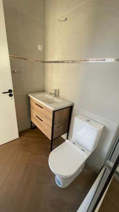 Vende-se moradia geminada T6 (3suites) com piscina e anexo