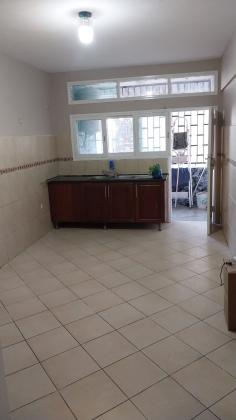 Arrenda-se flat T3 (1 suite) no 6⁰ andar com elevador - B. CENTRAL