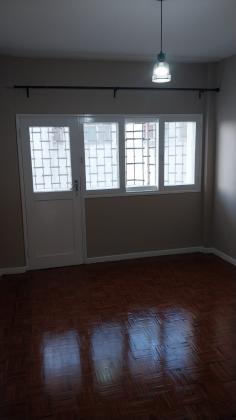 Arrenda-se flat T3 (1 suite) no 6⁰ andar com elevador - B. CENTRAL