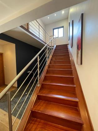Vende-se Moradia Duplex T3+1 no Bairro Triunfo_Proxima ao Joss Village