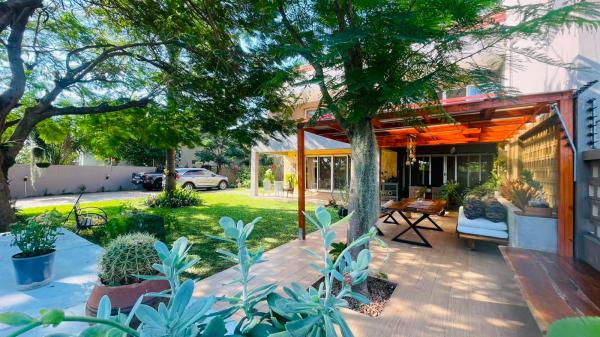 Vende-se Moradia T5 no Bairro Triunfo Velho