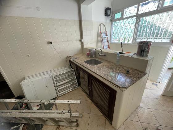 Vende-se moradia T3+1 com piscina e anexo - PARQUINHO