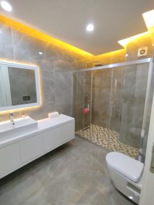 MOBILADA - arrenda-se flat T2 com piscina, ginasio e vista ao mar