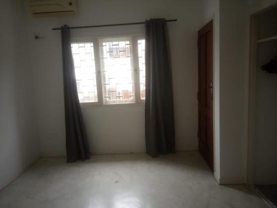 Arrenda-se moradia T5 com piscina - SOMMERSCHIELD